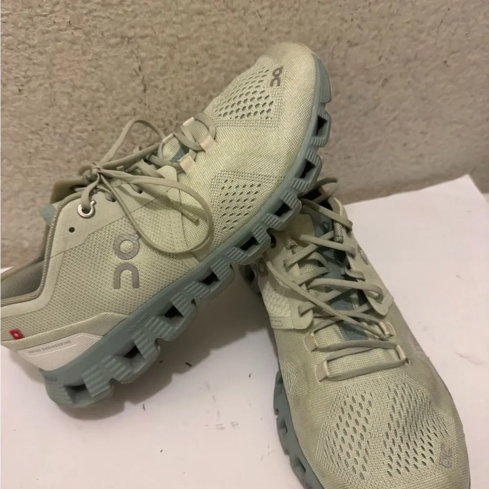 On Running Light Beige and Gray Sneakers 9/40.5